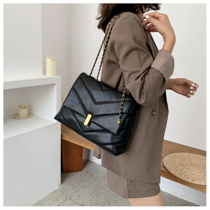 Stylish Fashion Chain Messenger Bag Crossbody Purse